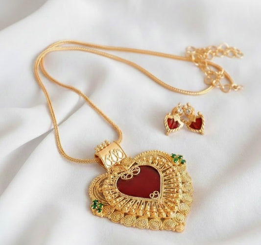 Gold Tone Kerala style Red-green Palakka Heart Chain Set DJ30300