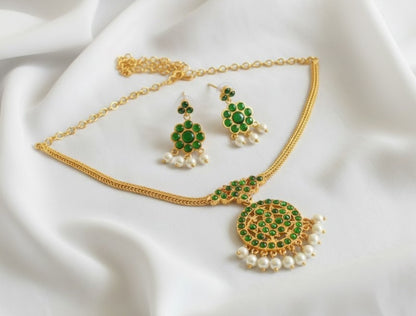 Gold Tone Green Pearl Attigai/Necklace Set DJ25938