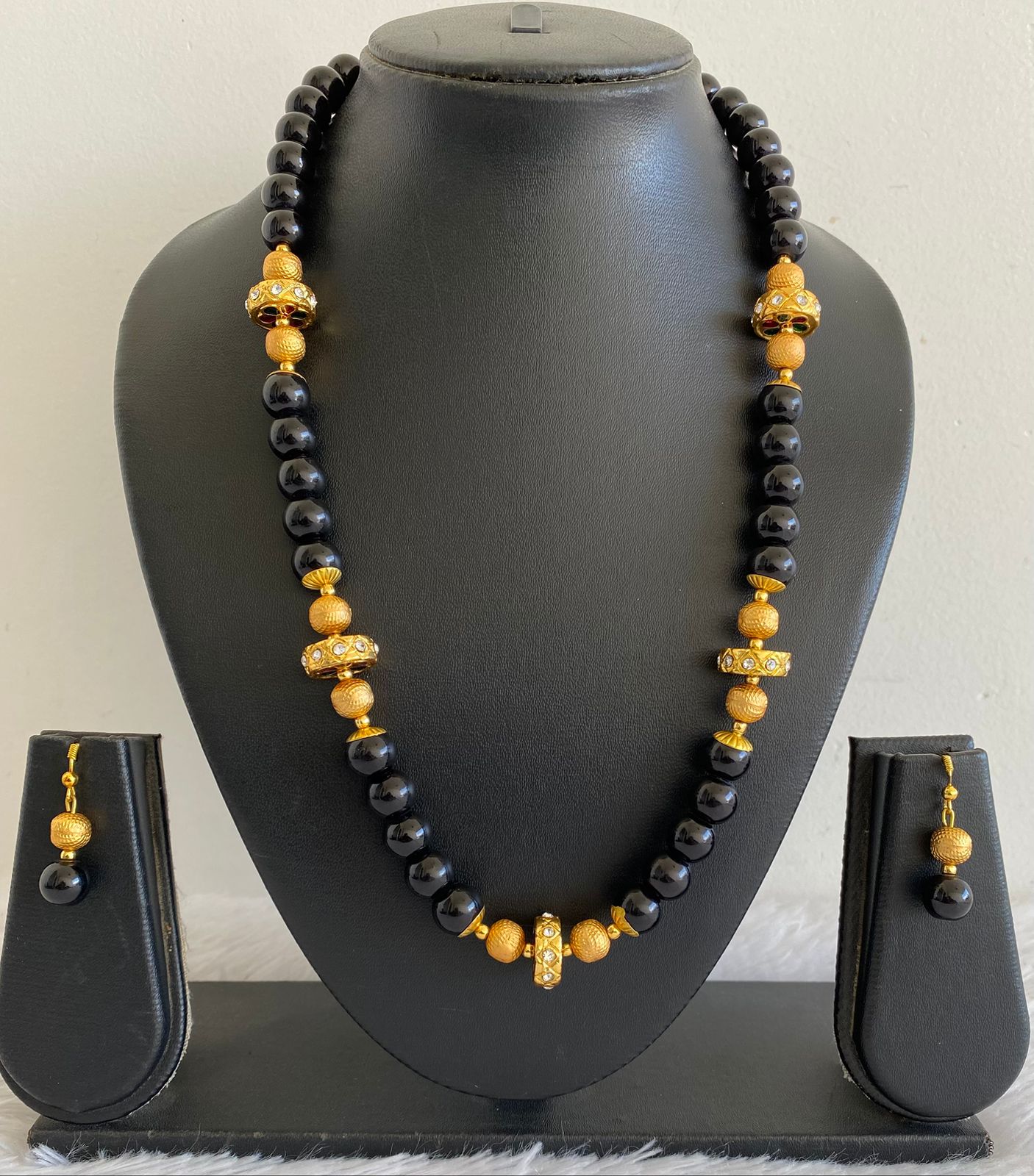 Lovely Handmade Black Meenakari Bead Necklace Set-dj04421