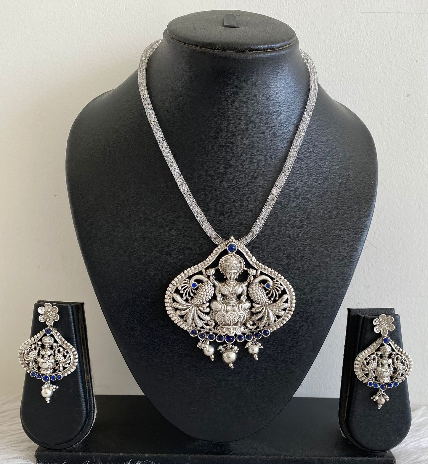 Silver Tone Blue Lakshmi Necklace Set-dj09921