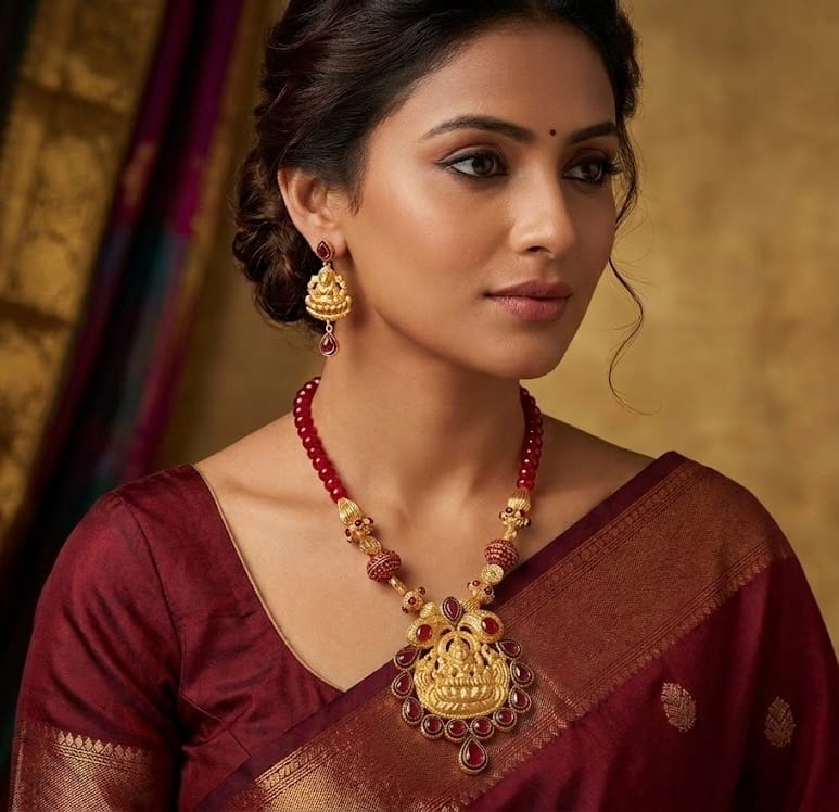 Gold tone maroon lakshmi necklace set dj-03694
