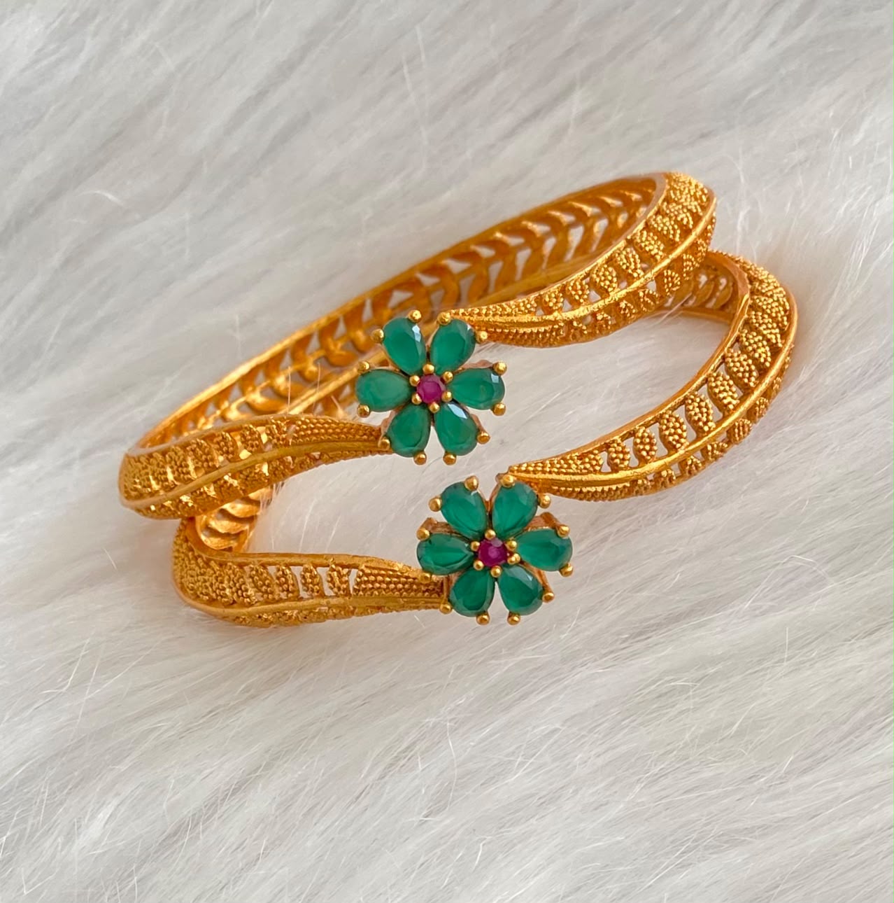 Matte Finish Emerald-pink Flower Bangles (2.8) DJ27851