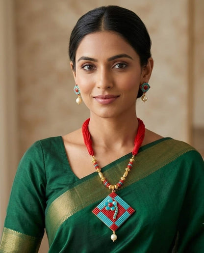Gold tone red-turquoise blue pachi pendant thread necklace set dj-03568