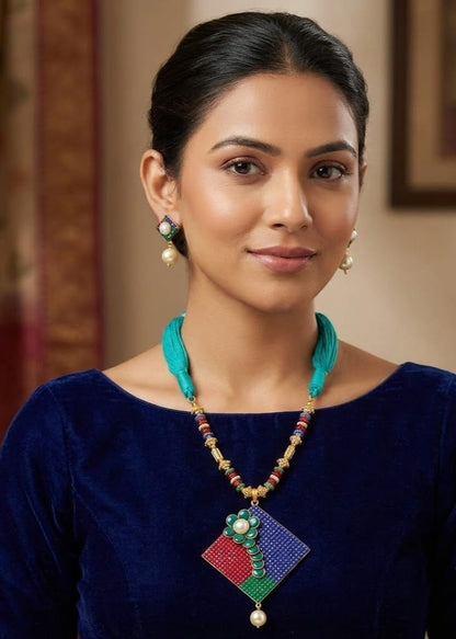 Gold tone multicolor pachi pendant thread necklace set dj-03569