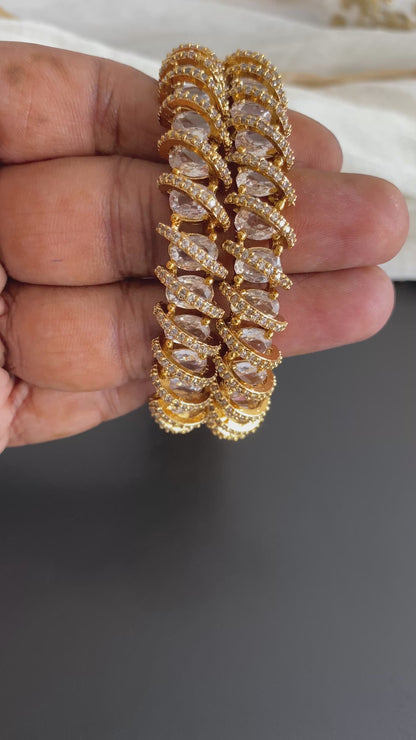 Antique gold tone cz white stone bangles(2.4) dj-53484
