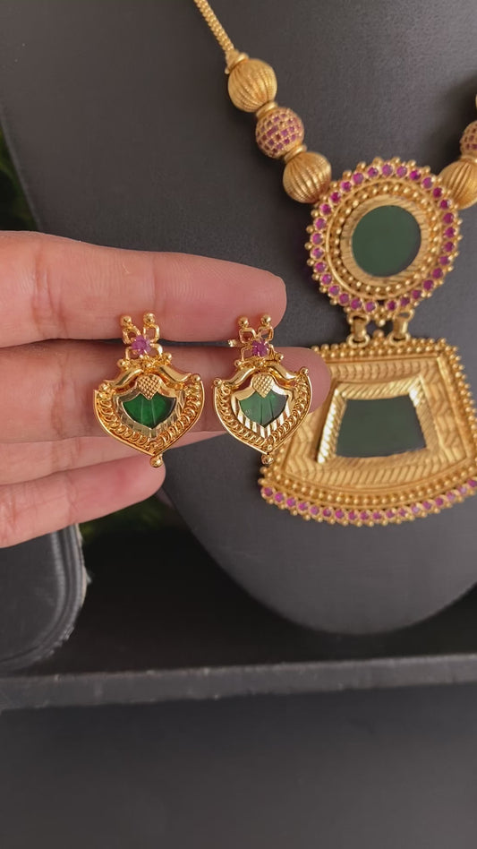 Gold tone kerala style ruby stone ball pink-green kodi necklace set dj-47838