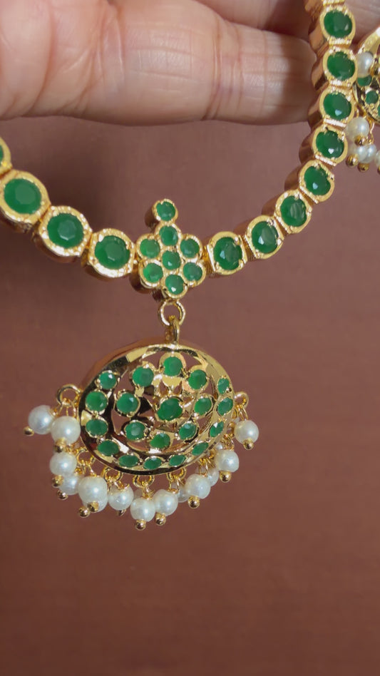Gold Tone Emerald South Indian Style Necklace/attigai Set dj-18309