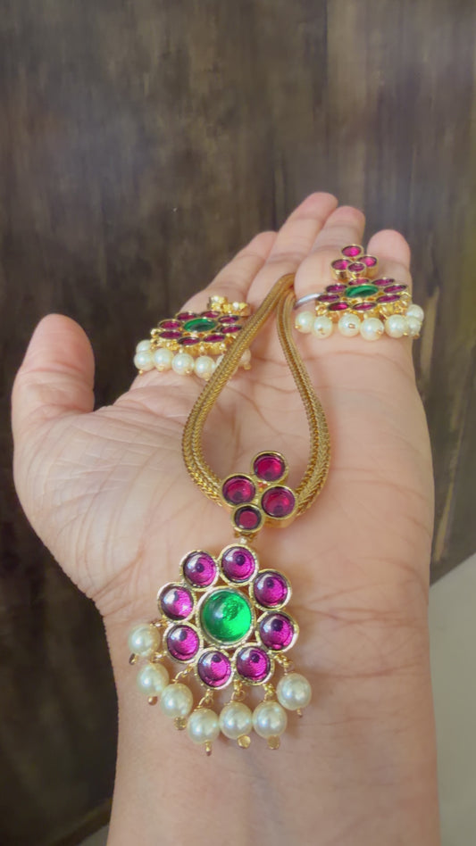 Gold tone precious kemp-green flower attigai/necklace set dj-54621