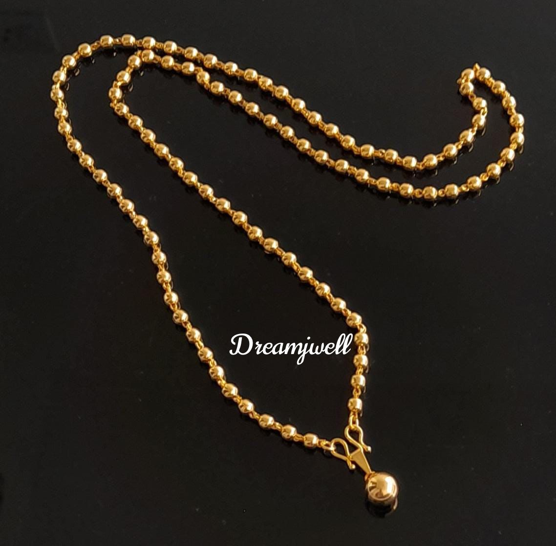 Gold tone ball pendant with chain dj-37936