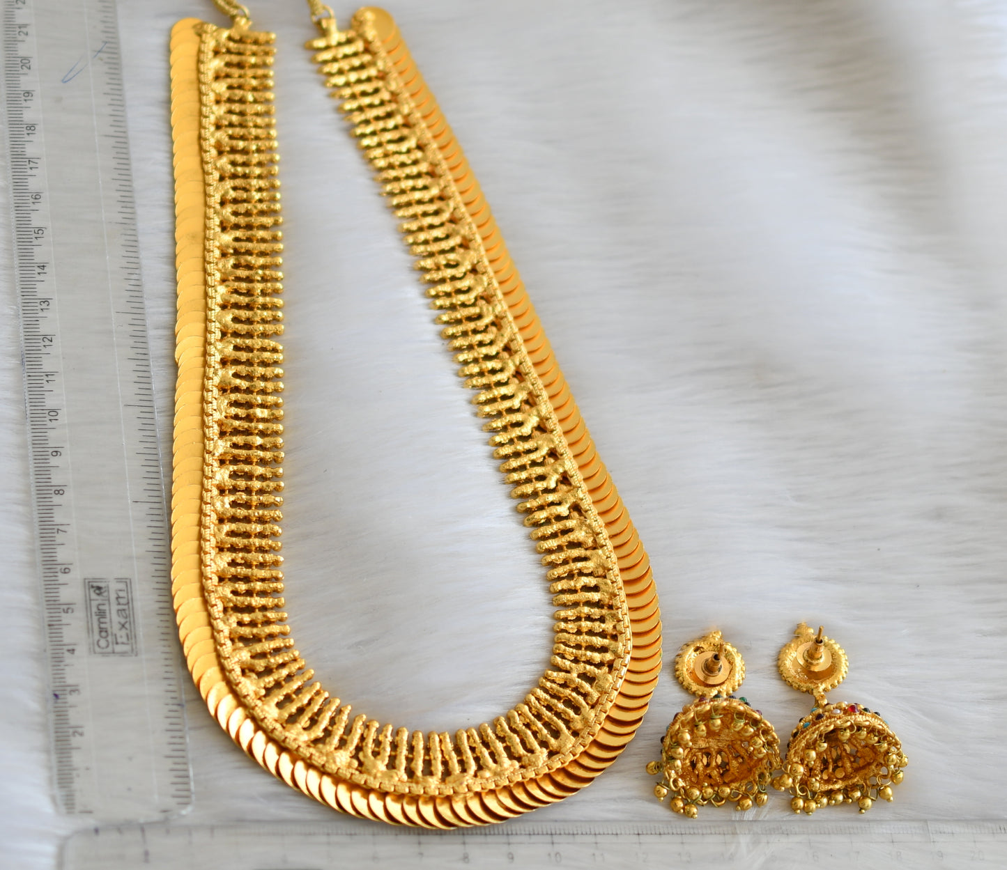 Gold tone Navarathna Lakshmi coin short haar set dj-16470