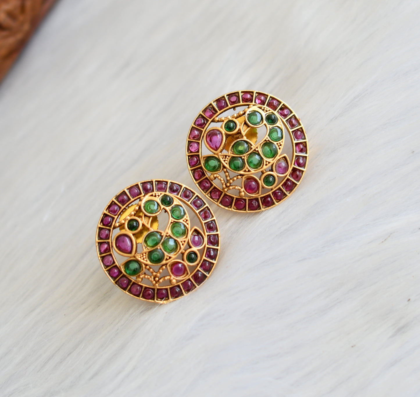 Matte finish kemp-green peacock earrings/Stud dj-40981