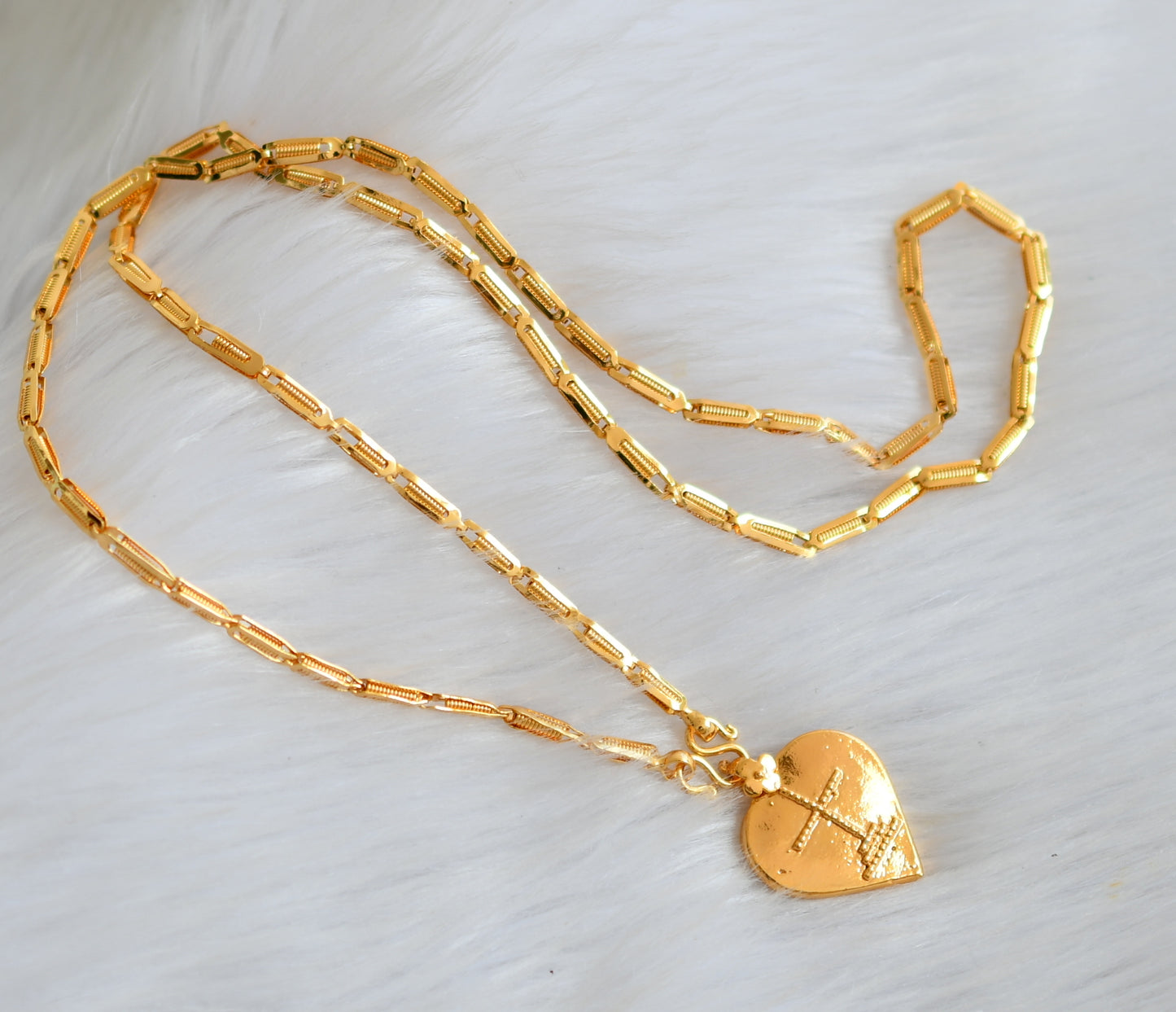 Gold tone heart Christian cross pendant with chain dj-39988