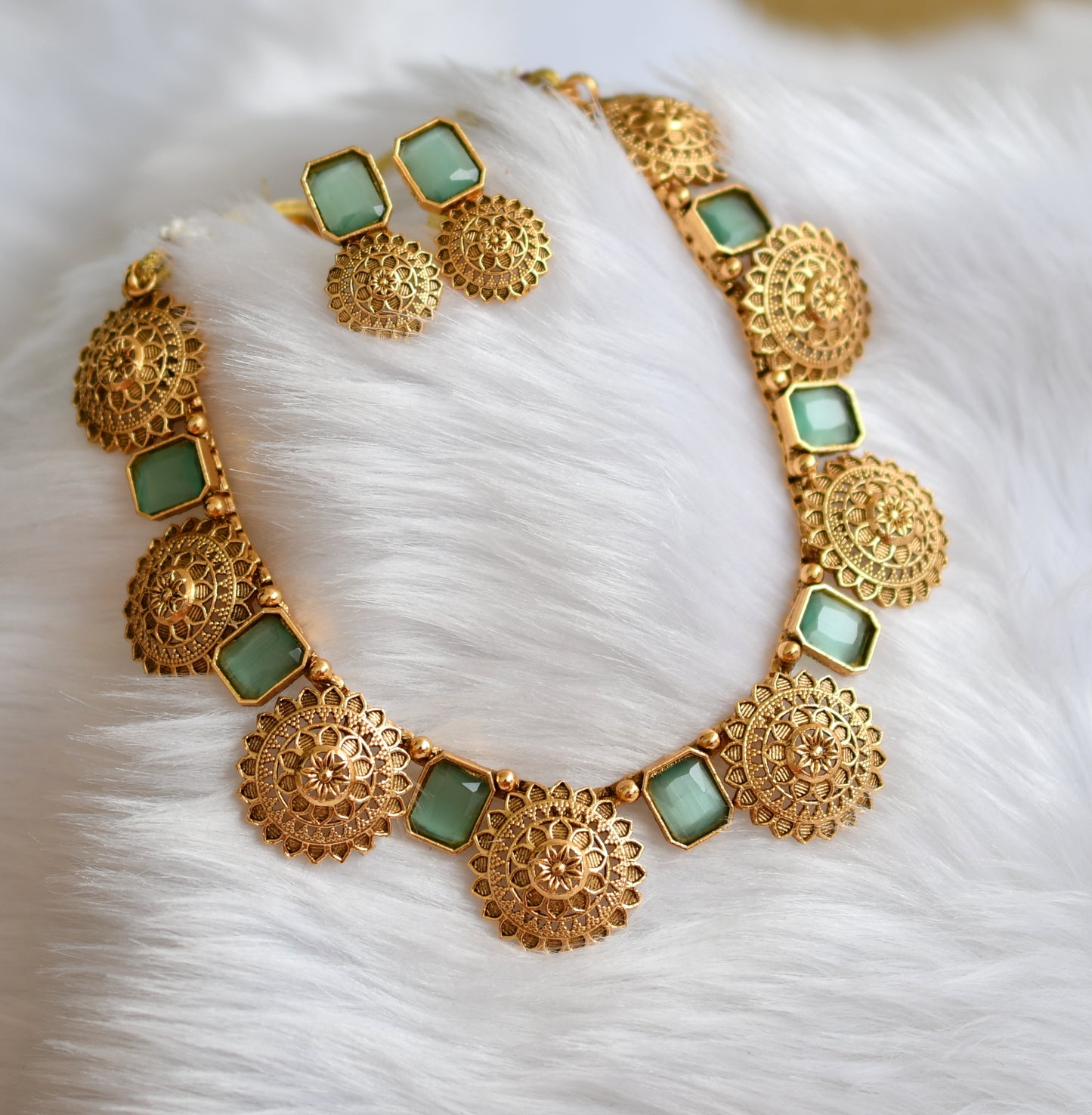 Antique gold tone block sea green stone necklace set dj-38642