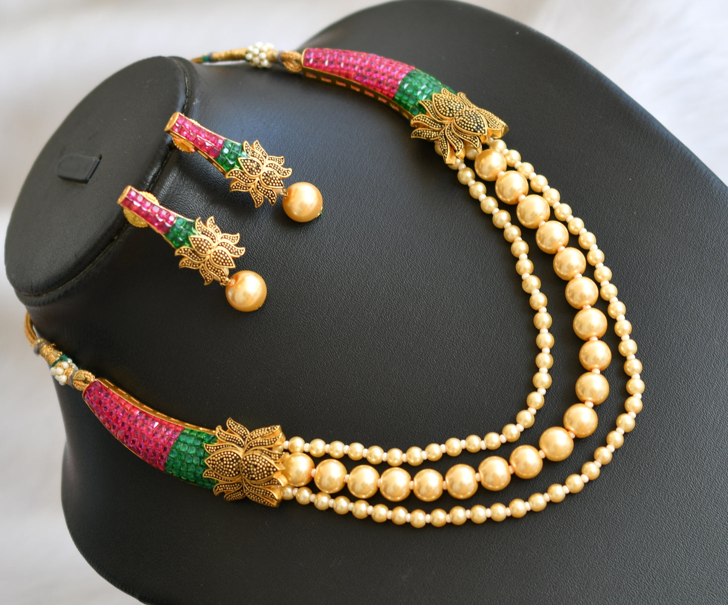 Gold tone Semiprecious Ruby-emerald-pearl bridal lotus necklace set dj-02545