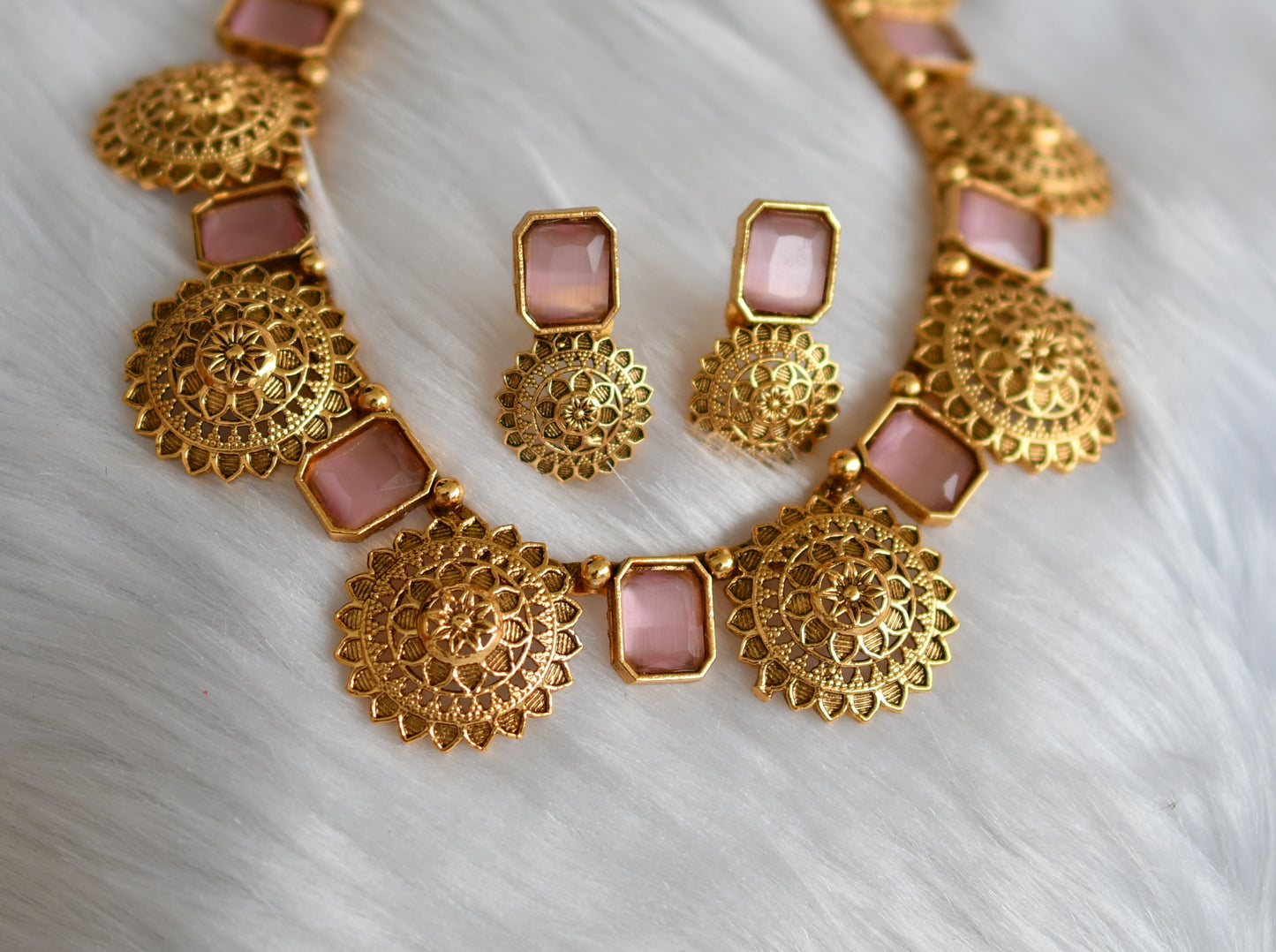 Antique gold tone block baby pink stone necklace set dj-38643