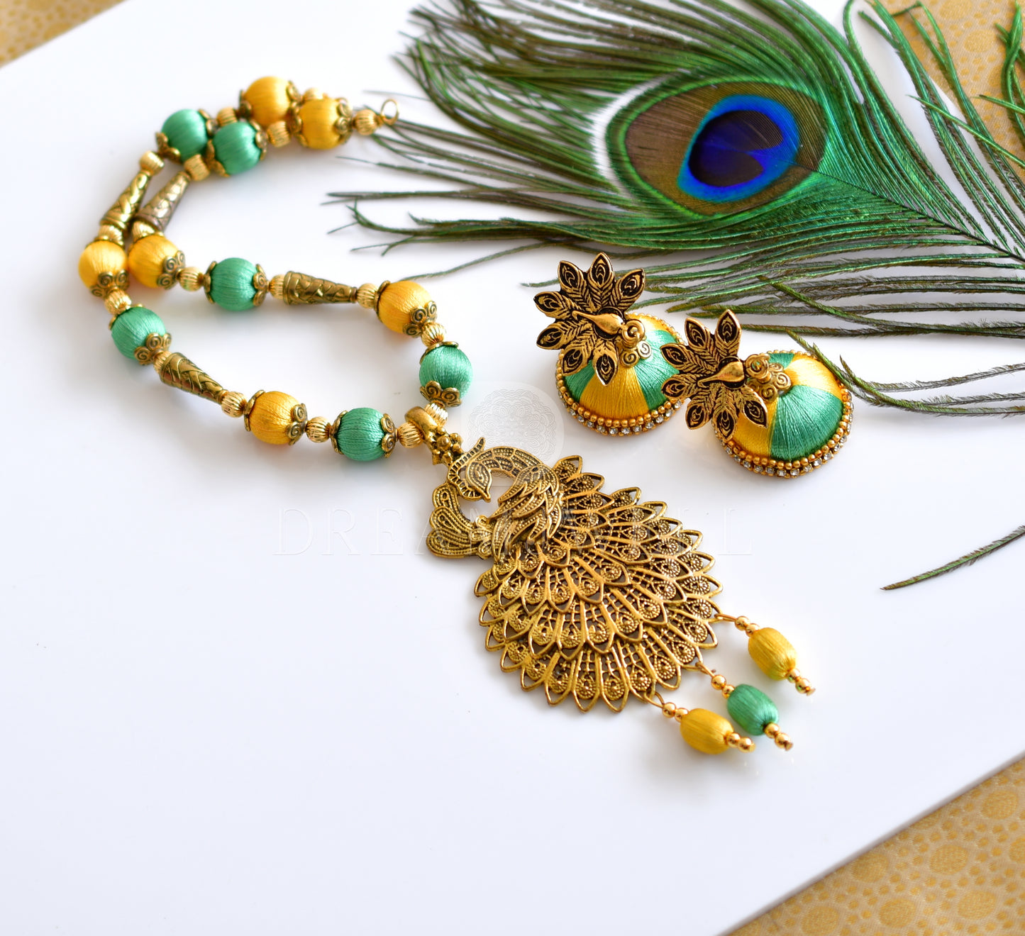Antique  yellow-green silk thread peacock designer necklace set dj-35549