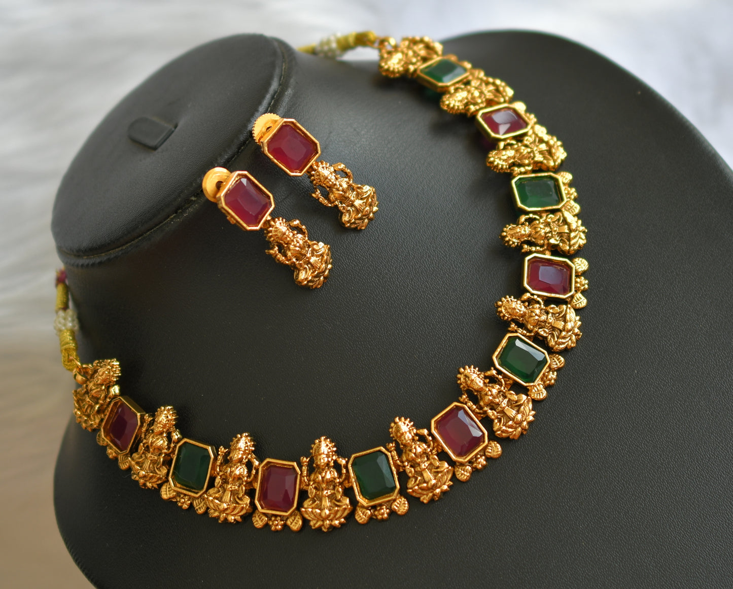 Antique gold tone block ruby-green stone Lakshmi necklace set dj-38655