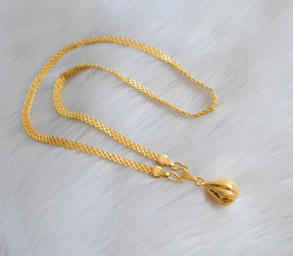 Gold tone pendant with chain dj-40089