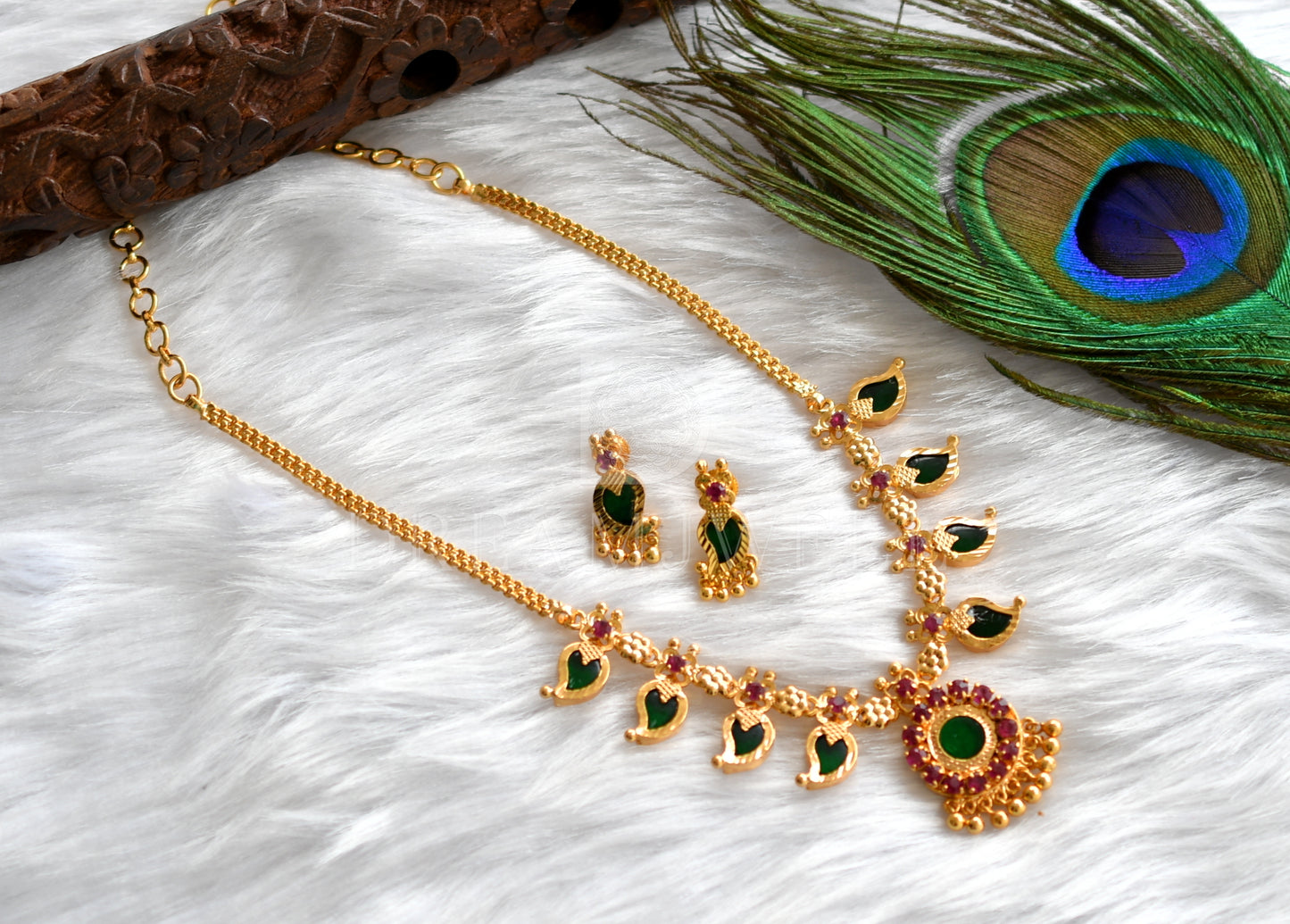 Gold tone pink-green 4 petal mango necklace set dj-34083