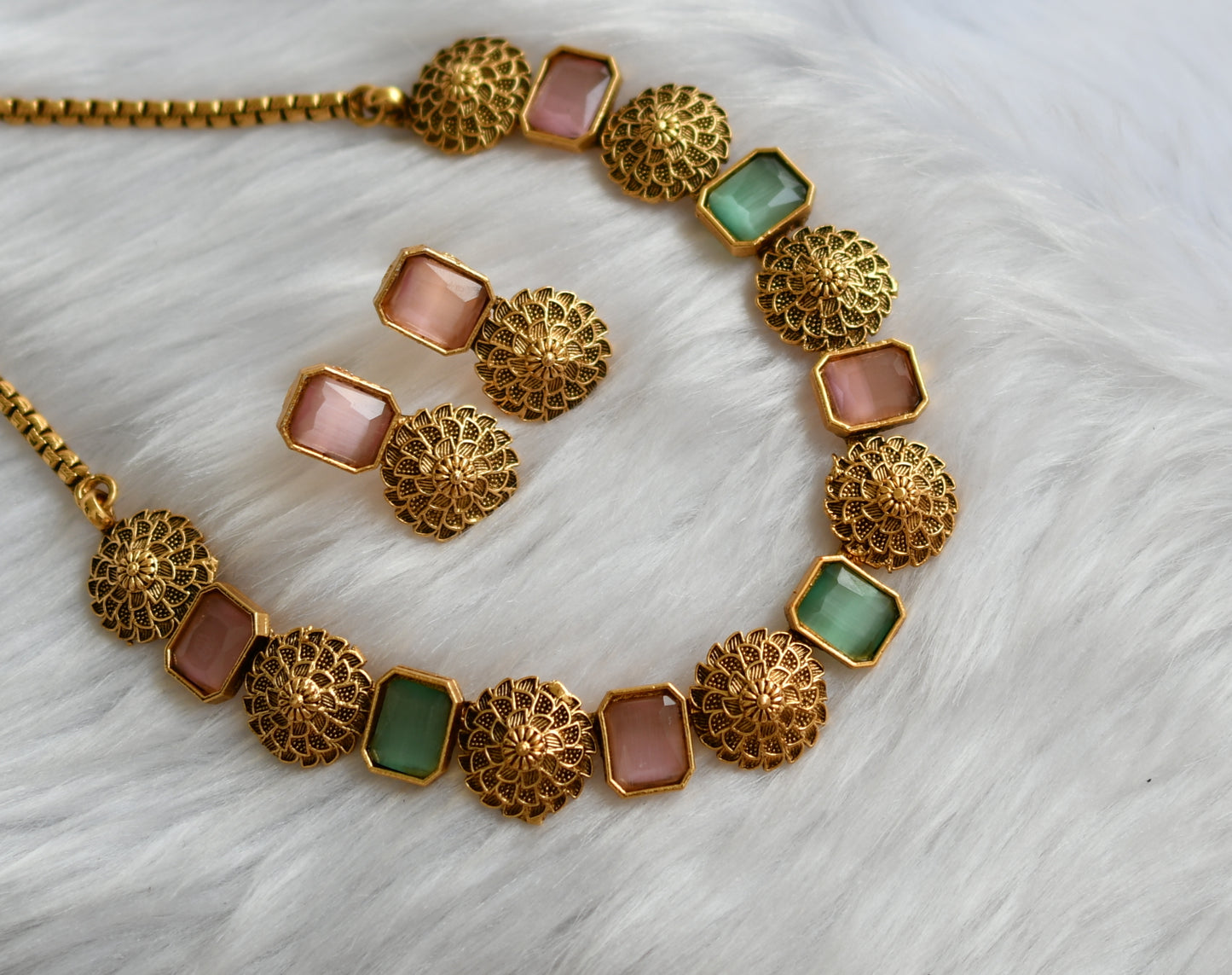Antique gold tone flower baby pink-sea green block stone necklace set dj-38664