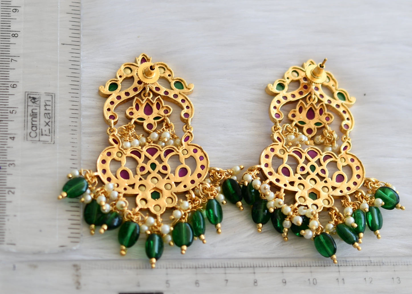 Matte finish kemp-green-white peacock pearl cluster green beaded earrings dj-41009