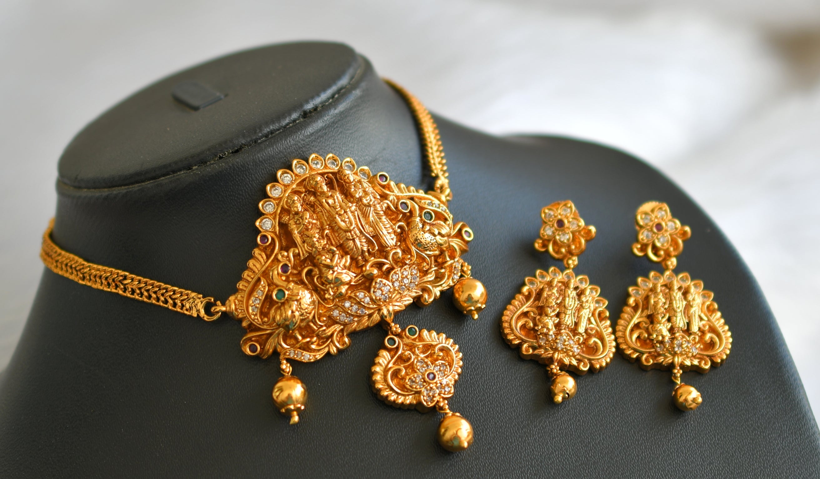 Buy 22Kt Gold Signity Ramparivar Earrings 82VI3512 Online from Vaibhav  Jewellers