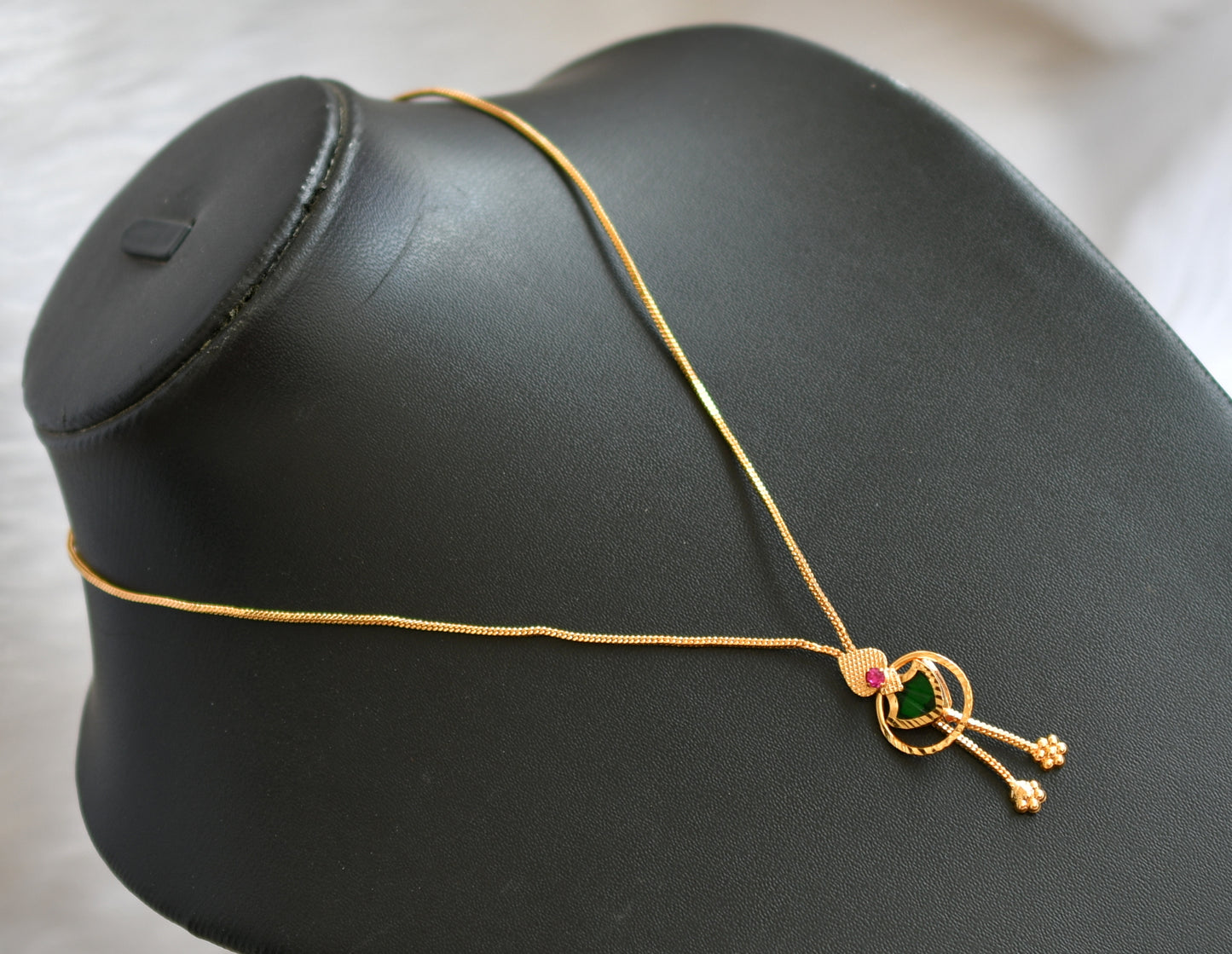 Gold tone pink-green palakka Kerala style pendant with chain dj-39417