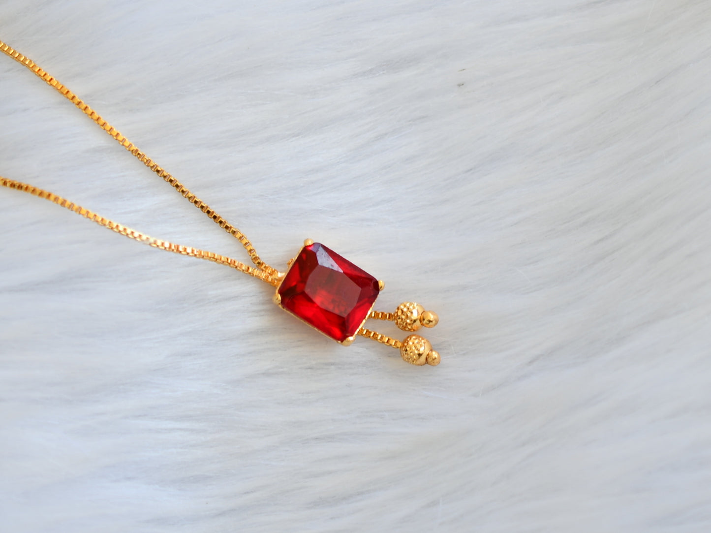 Gold tone red block stone pendant with chain dj-39428