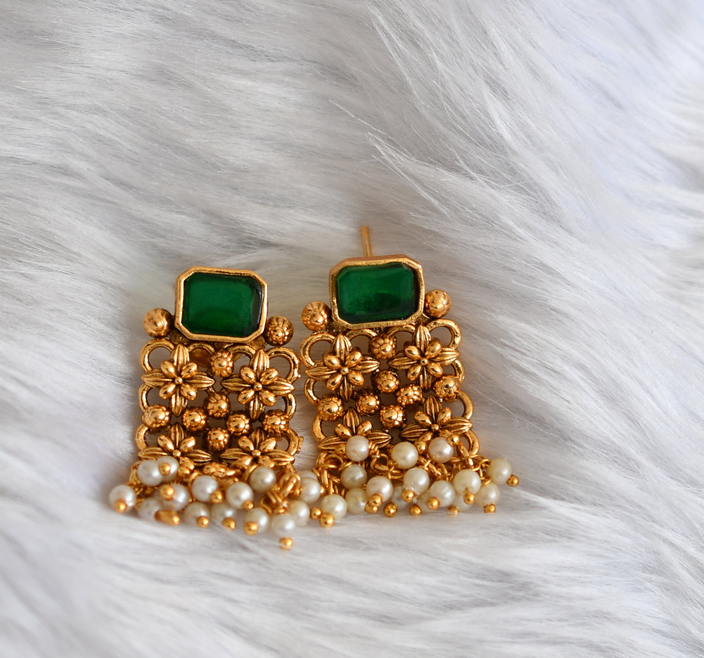 Antique gold tone pearl cluster green block stone choker necklace set dj-38704