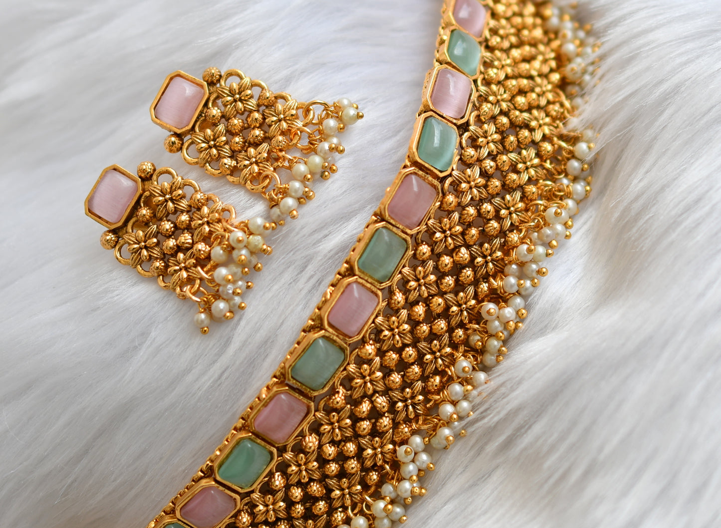 Antique gold tone pearl cluster sea green-baby pink block stone choker necklace set dj-38706