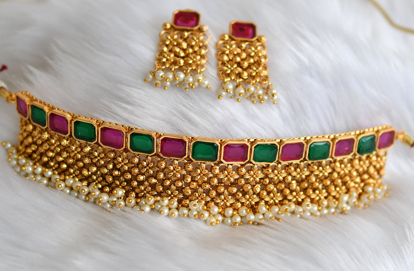 Antique gold tone pearl cluster ruby-green block stone choker necklace set dj-38709