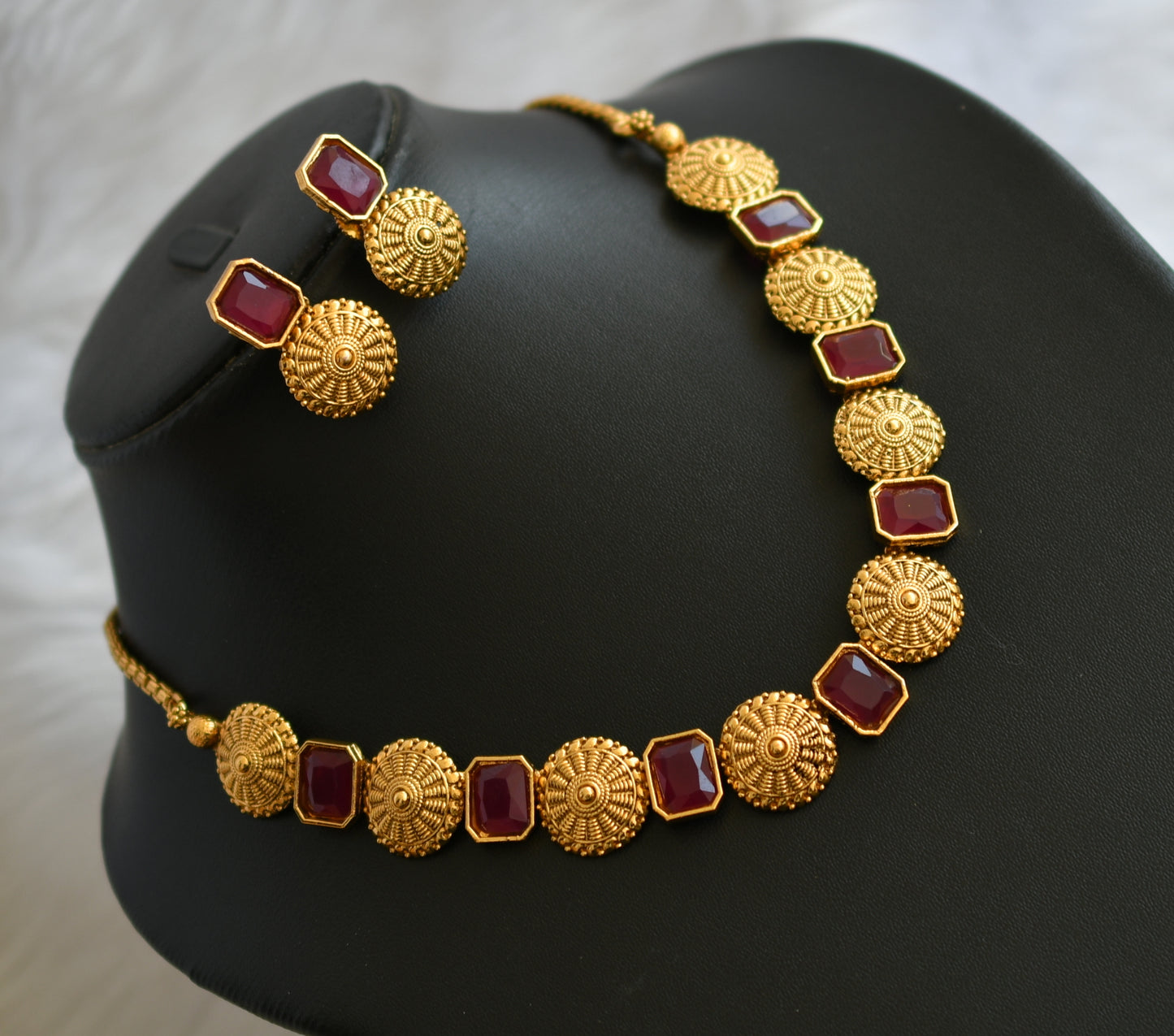 Antique gold tone round ruby block stone necklace set dj-38680