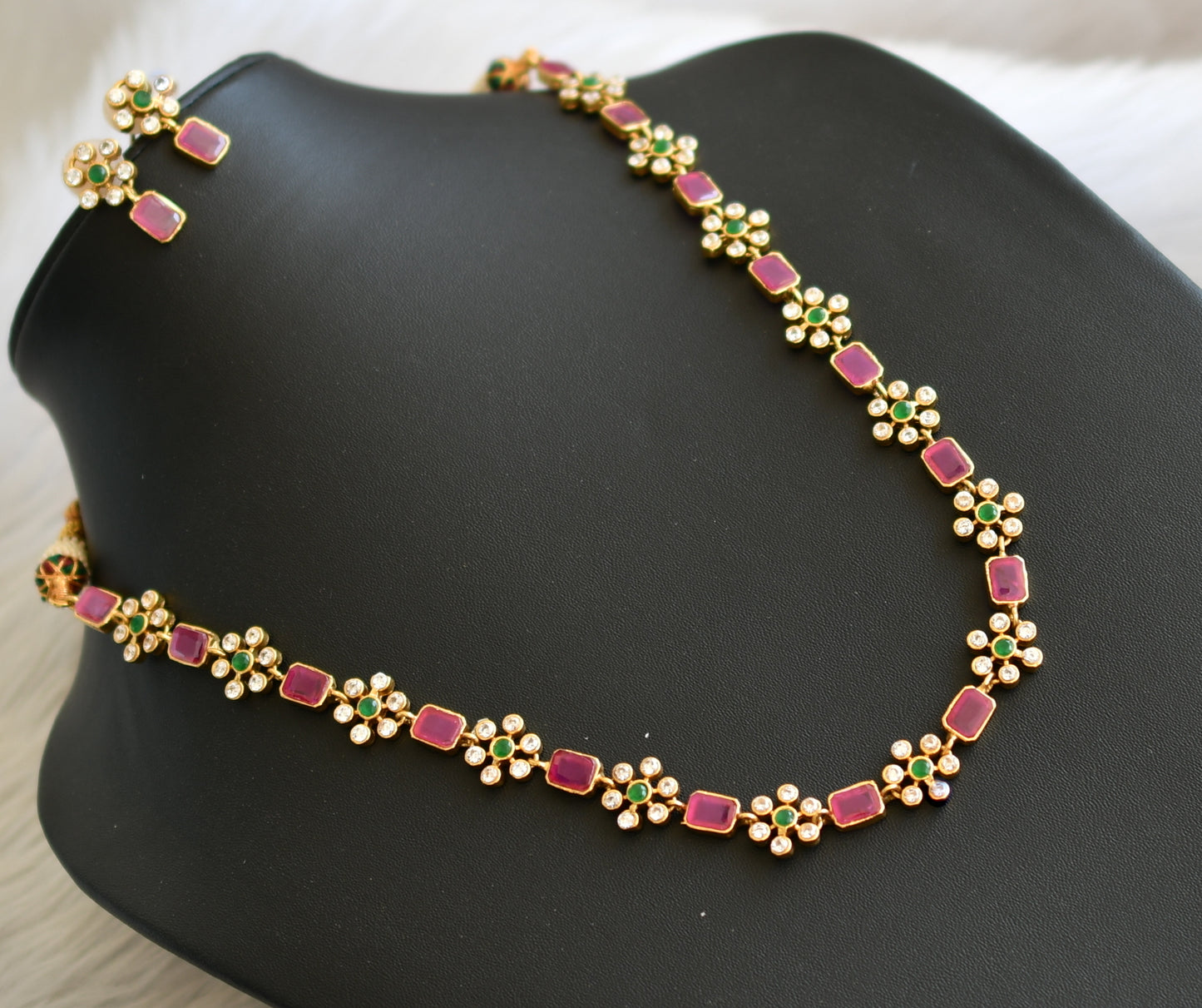 Matte finish ruby-green flower necklace set dj-31660