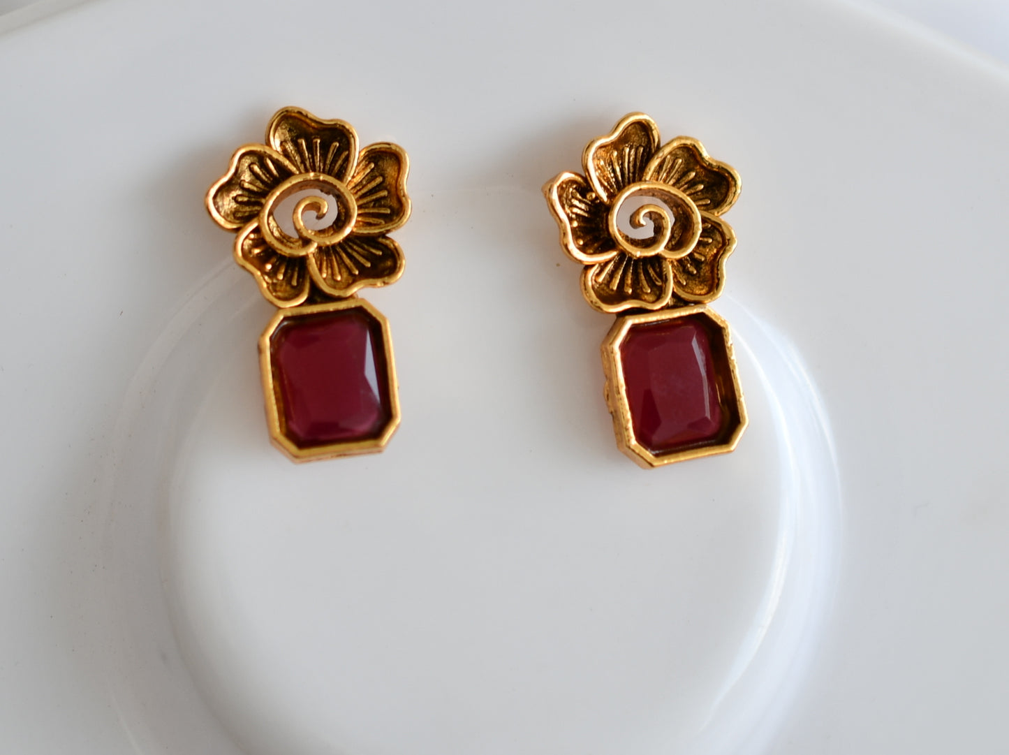 Antique gold flower ruby-green block stone necklace set dj-38682