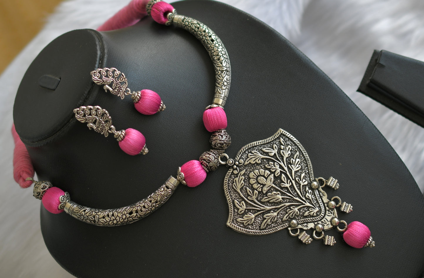 Silver Tone Baby pink Ganesha Necklace Set -dj12648