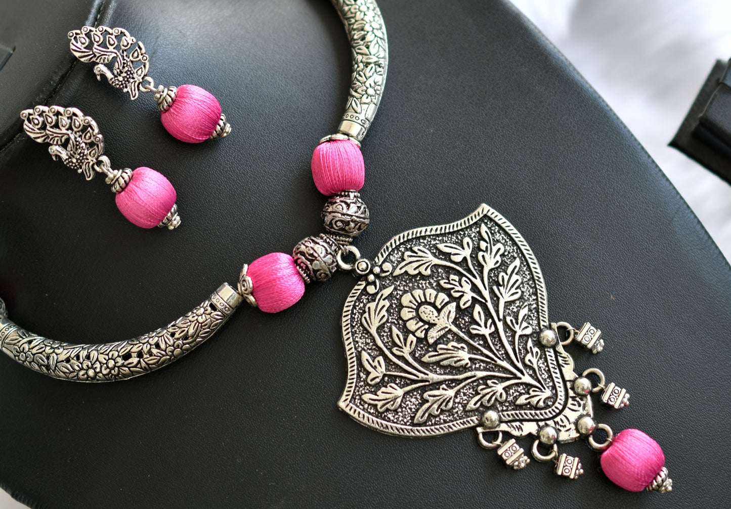 Silver Tone Baby pink Ganesha Necklace Set -dj12648