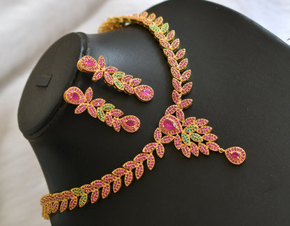 Gold tone ruby-emerald haar set dj-01886