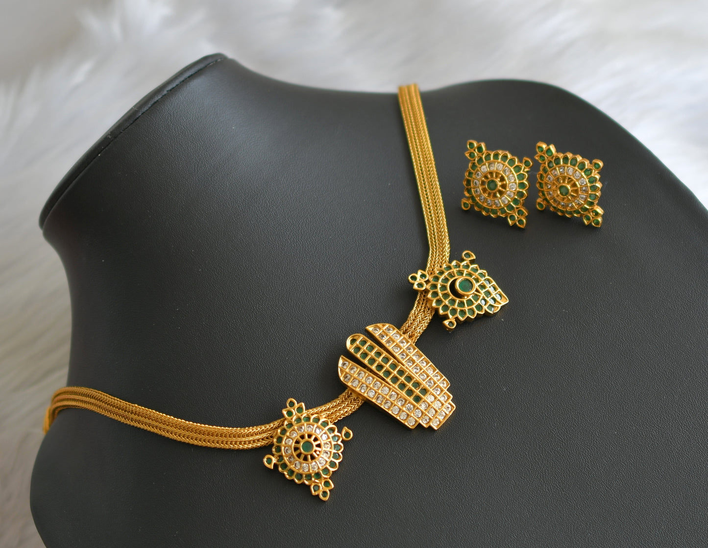 Matte finish white-green stone Nama-Shanku-Chakra necklace set dj-41068
