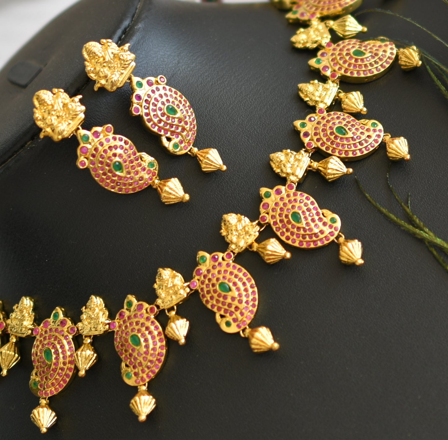 Gold tone ruby-emerald mango necklace set dj-01925