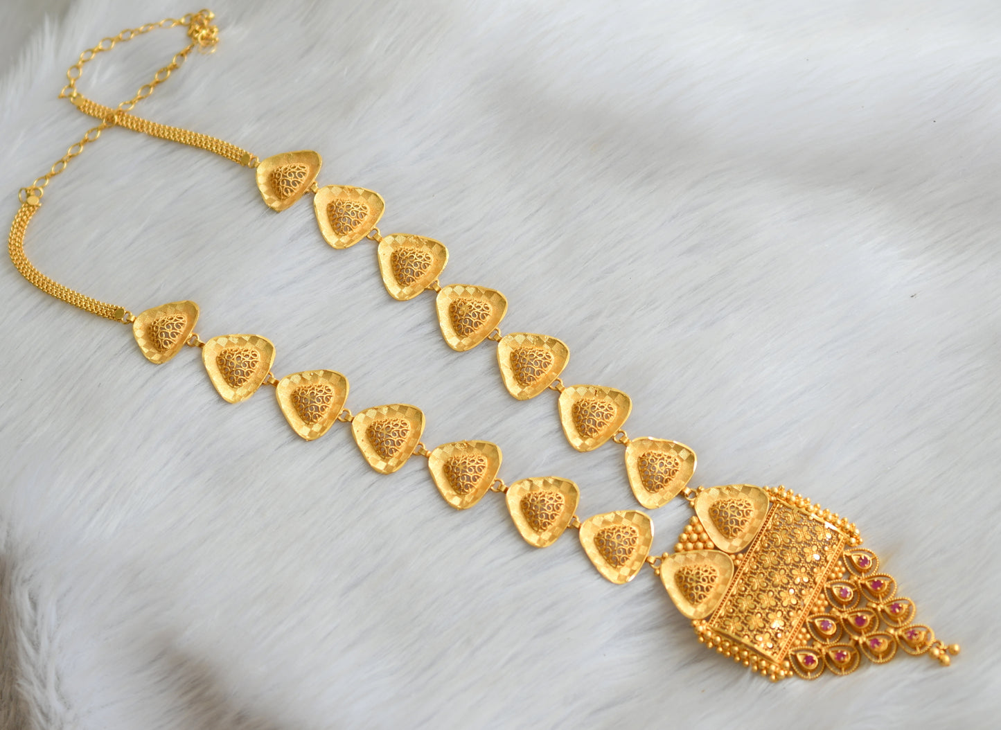 Matte gold tone pink stone Kerala style haar set dj-41049