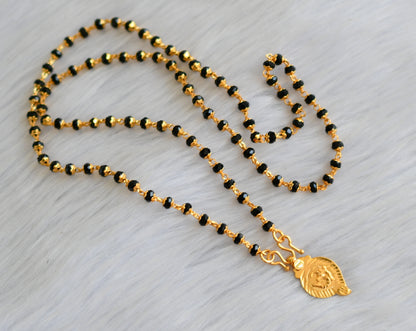 Gold tone 'om' pendant with karimani chain dj-41087