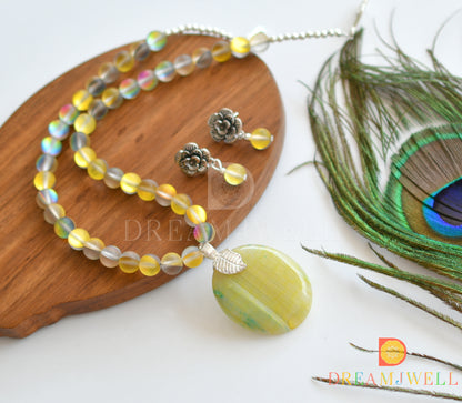 Silver tone yellow-green mystic stone beads necklace set with sliced agate pendant dj-36371
