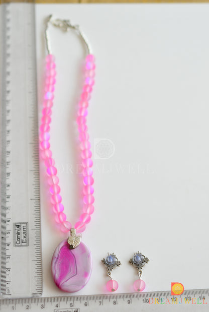 Silver tone baby pink mystic stone beads necklace set with sliced agate pendant dj-36376