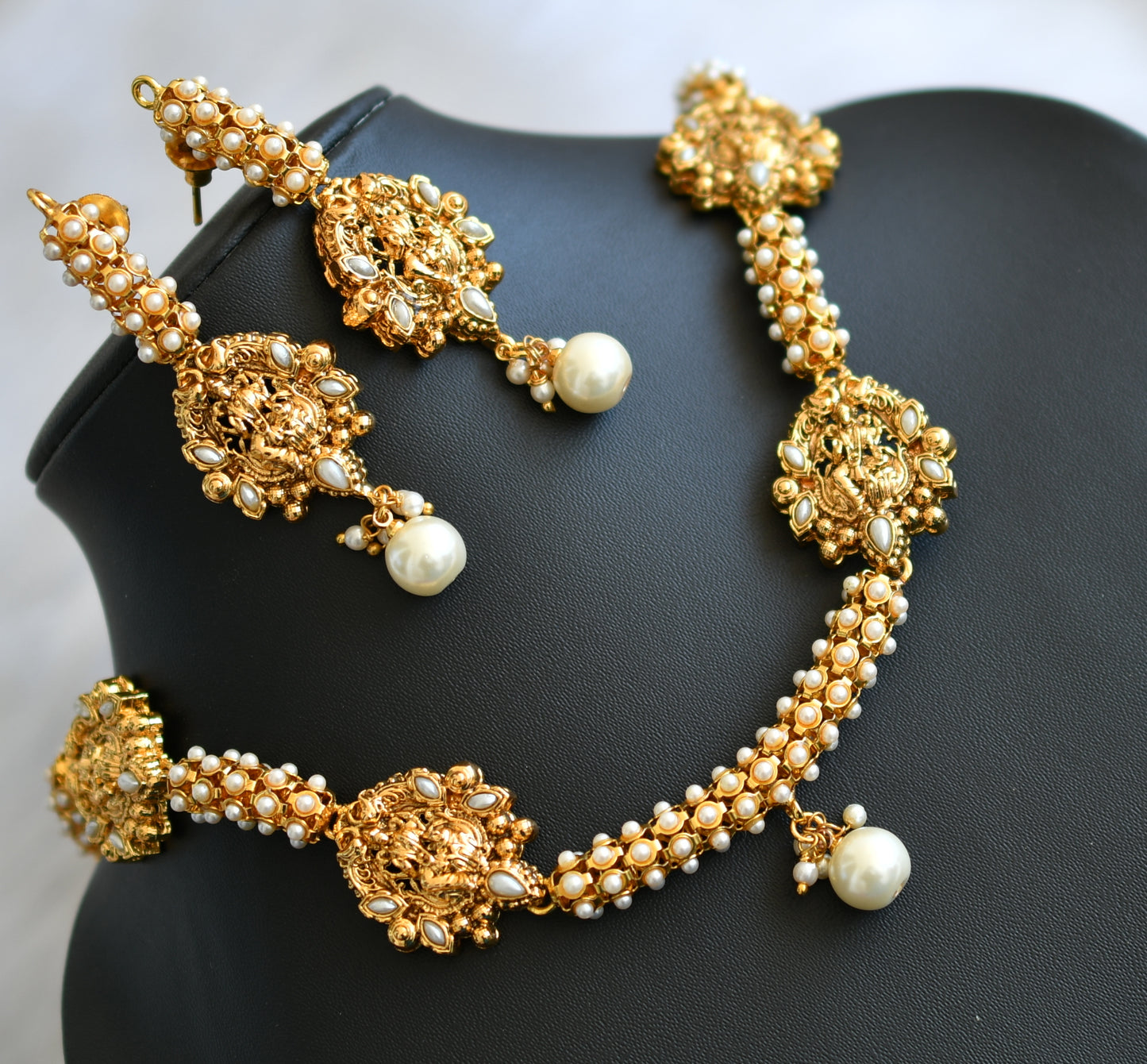 Antique gold tone Pearl Lakshmi Mugappu Necklace Set-dj03098