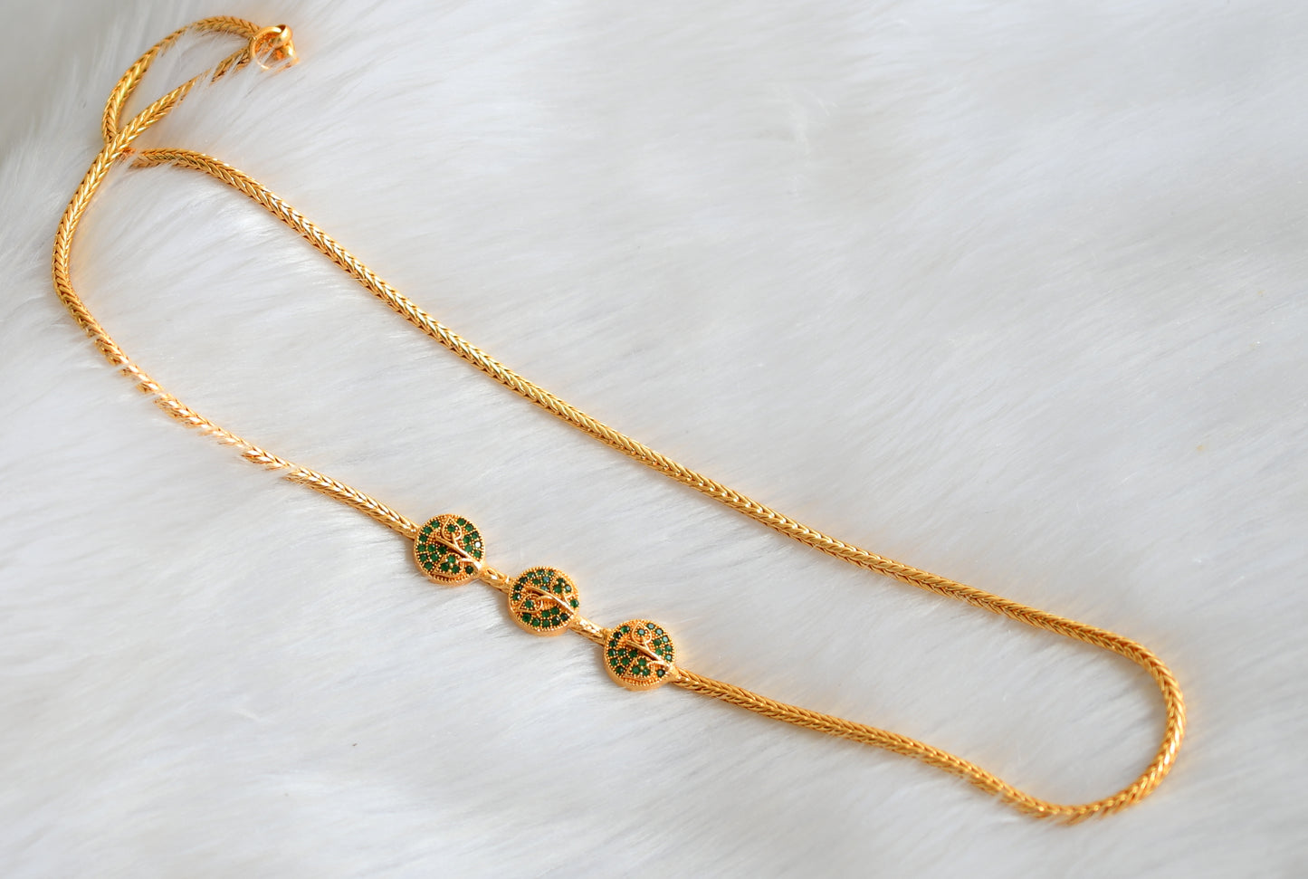 Gold tone green round mugappu chain dj-40140