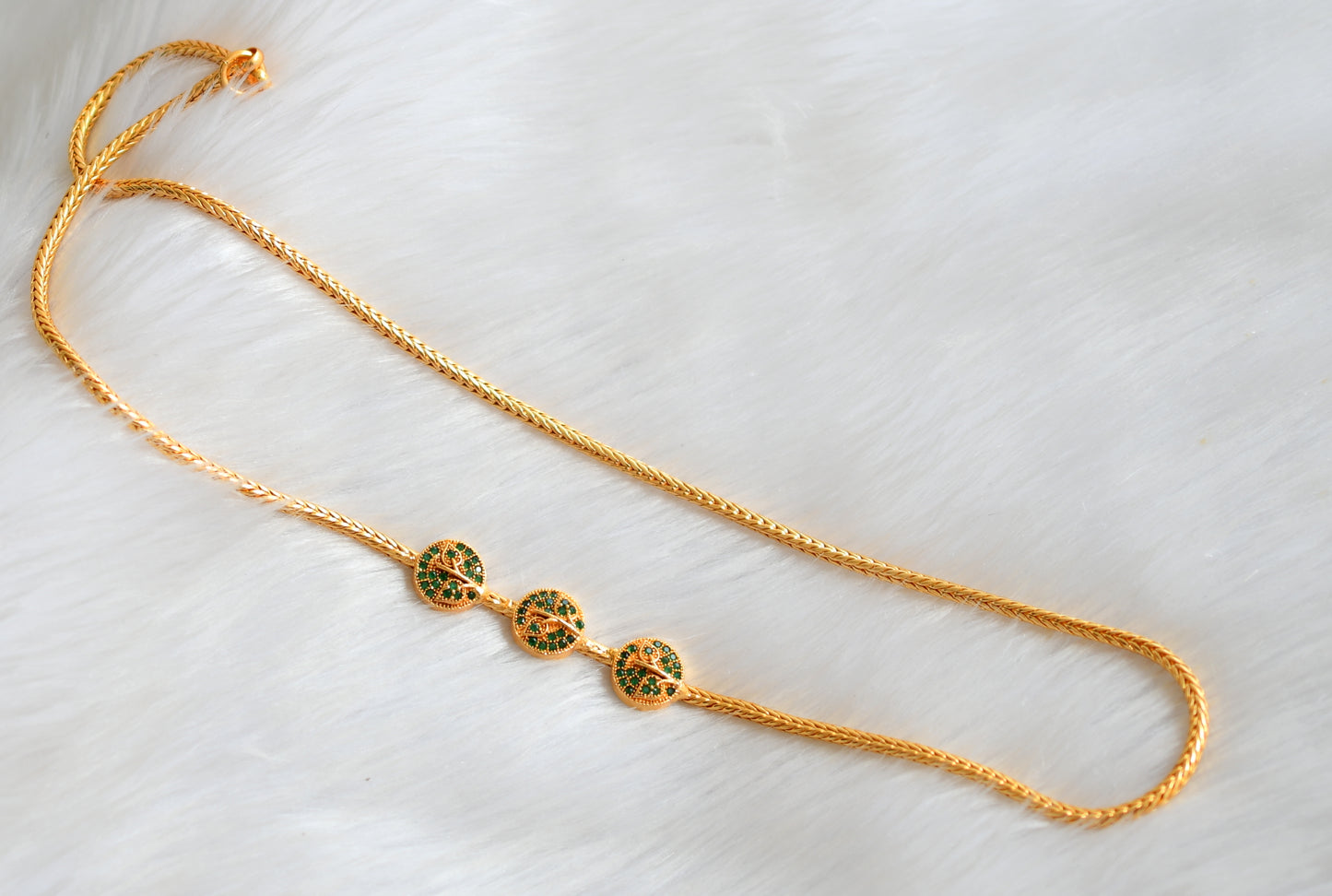 Gold tone green round mugappu chain dj-40140