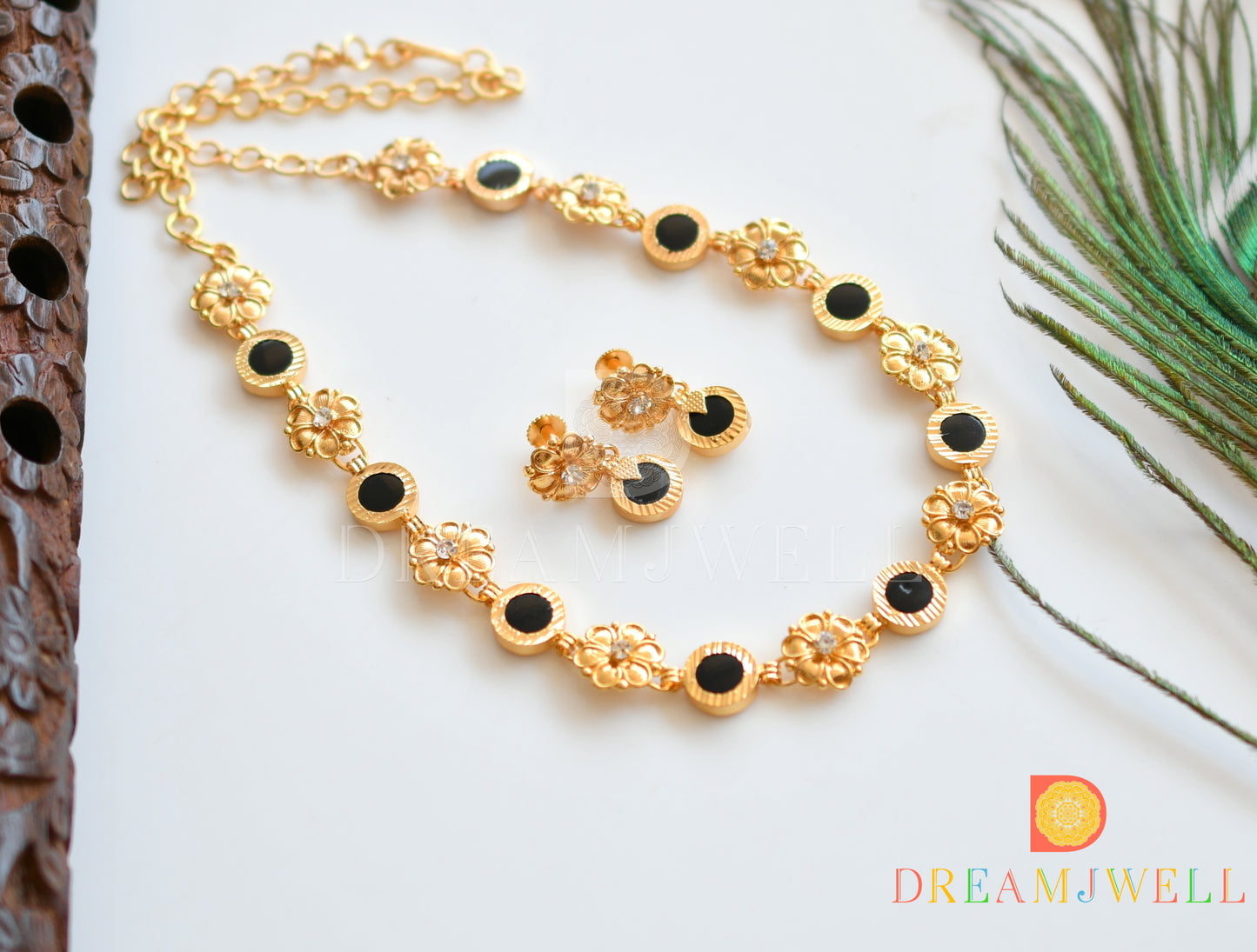 Gold tone Kerala style round flower designer necklace set