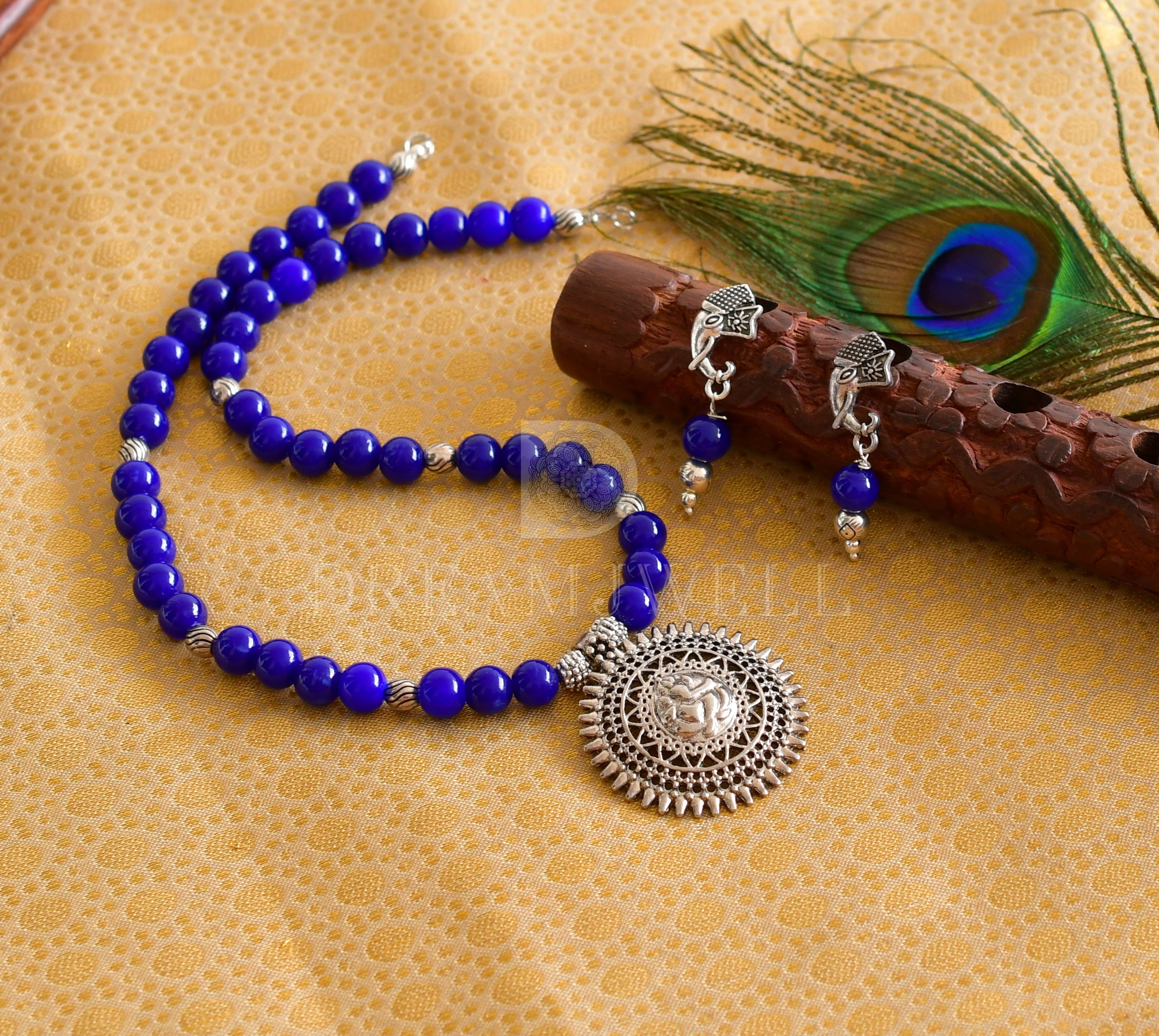 Blue beads store necklace set