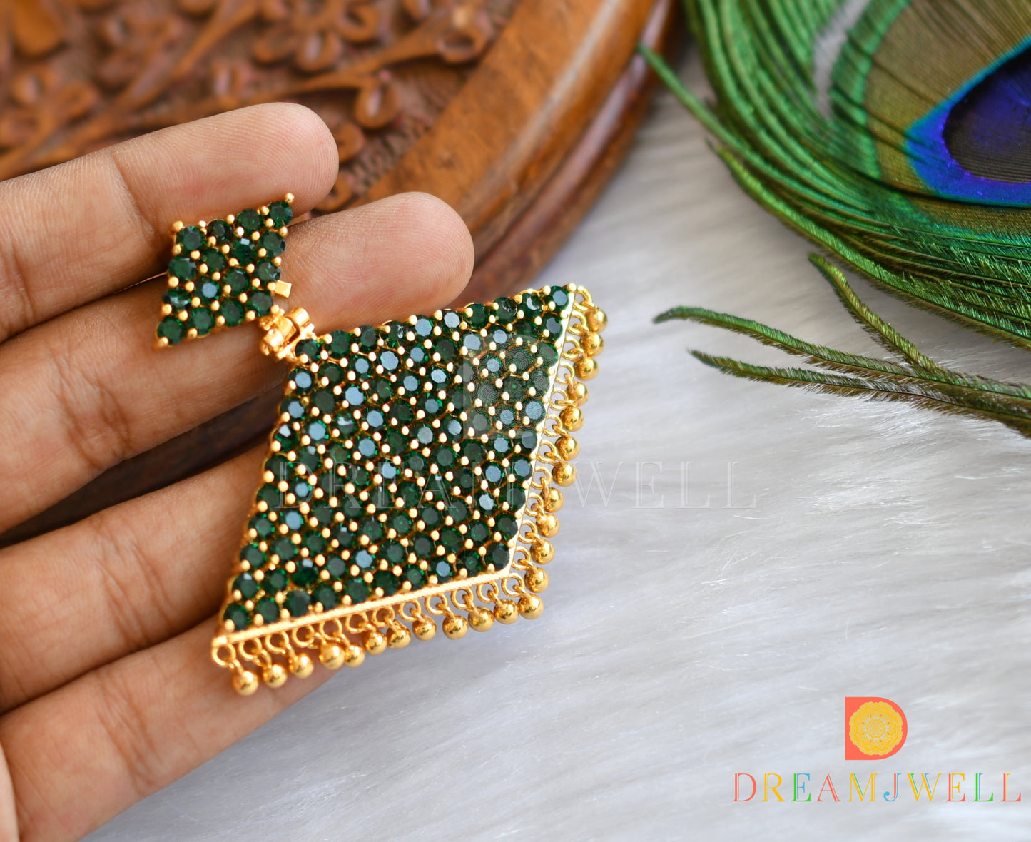 Gold tone kerala style green pathakkam dj-37901