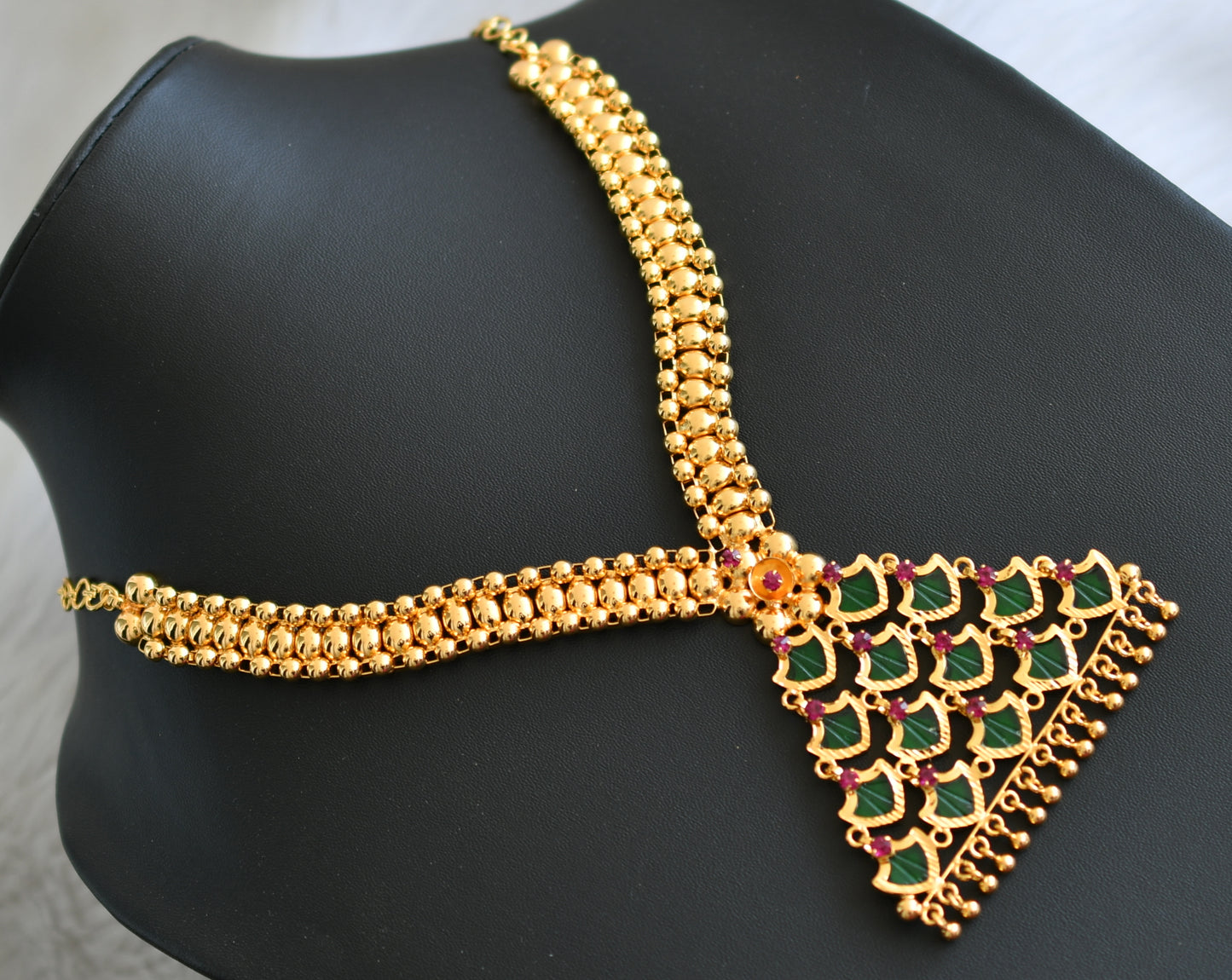 Gold tone pink stone green palakka Kerala style necklace dj-41155